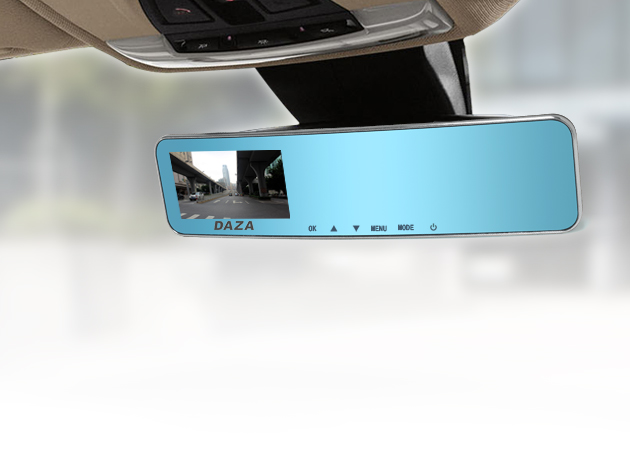 车规级后视镜设计，与原车浑然一体，丝毫不影响原车面貌，不挡视线。人性化按键设计，操作方便，简约美观